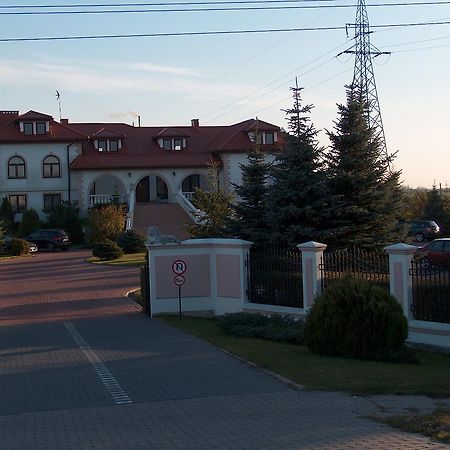 Pod Lwami Błonie Exterior foto
